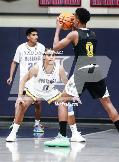 Thumbnail 2 in King/Drew vs Muir (21st Annual Rose City Roundball Classic) photogallery.