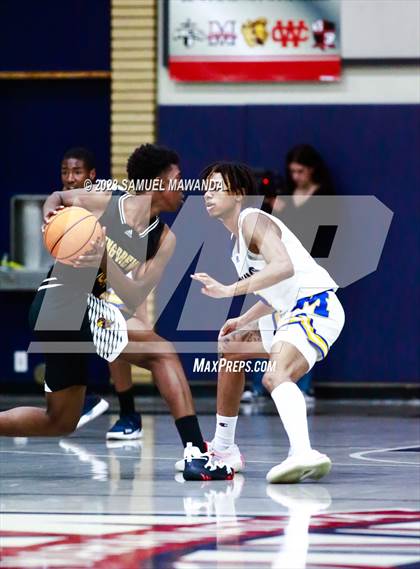 Thumbnail 2 in King/Drew vs Muir (21st Annual Rose City Roundball Classic) photogallery.