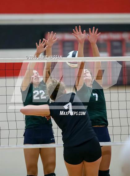 Thumbnail 3 in Bishop England vs Waccamaw (SCHSL 3rd Round) photogallery.