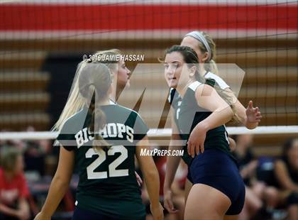 Thumbnail 3 in Bishop England vs Waccamaw (SCHSL 3rd Round) photogallery.
