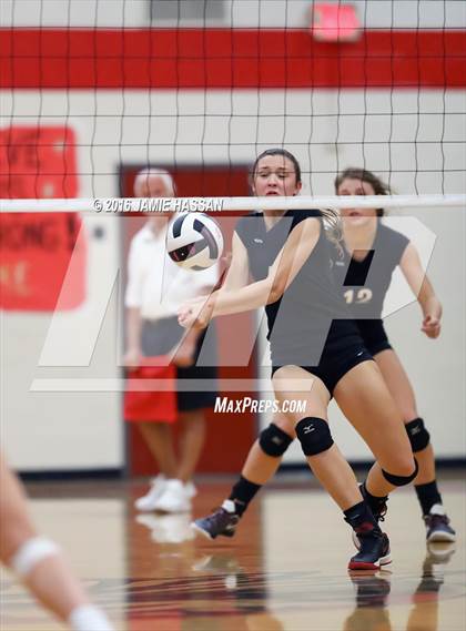 Thumbnail 2 in Bishop England vs Waccamaw (SCHSL 3rd Round) photogallery.