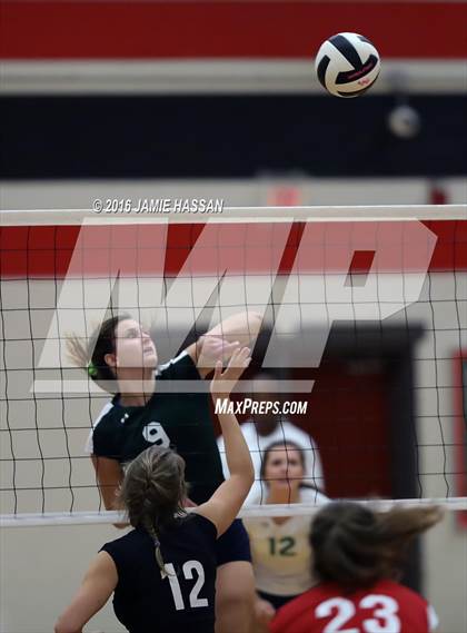 Thumbnail 2 in Bishop England vs Waccamaw (SCHSL 3rd Round) photogallery.