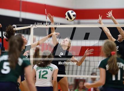 Thumbnail 1 in Bishop England vs Waccamaw (SCHSL 3rd Round) photogallery.