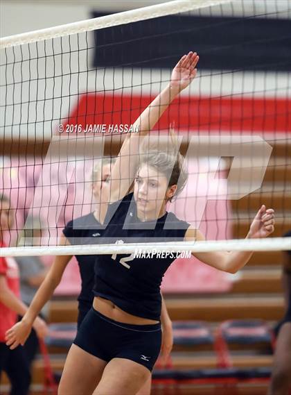 Thumbnail 1 in Bishop England vs Waccamaw (SCHSL 3rd Round) photogallery.