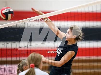 Thumbnail 2 in Bishop England vs Waccamaw (SCHSL 3rd Round) photogallery.