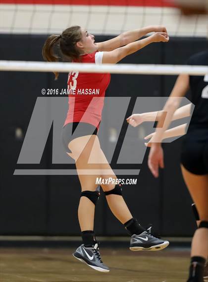 Thumbnail 3 in Bishop England vs Waccamaw (SCHSL 3rd Round) photogallery.
