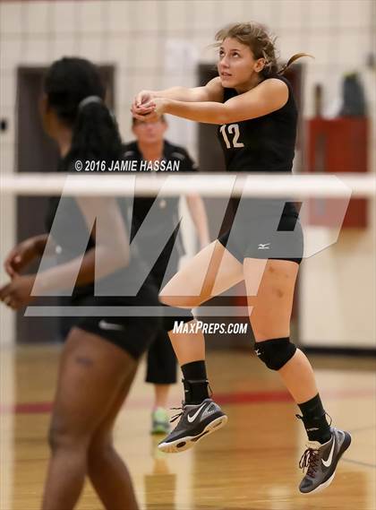 Thumbnail 1 in Bishop England vs Waccamaw (SCHSL 3rd Round) photogallery.