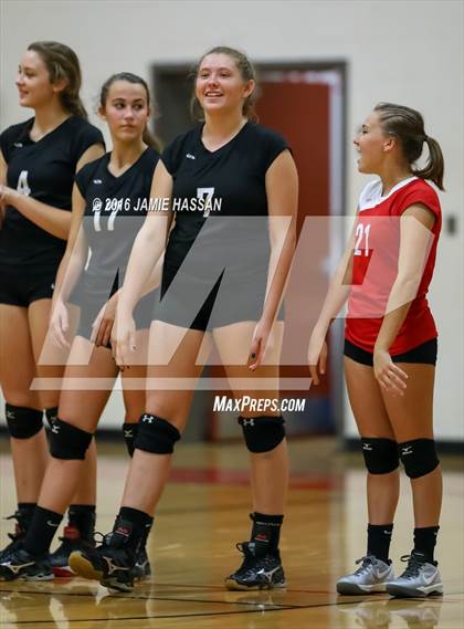 Thumbnail 2 in Bishop England vs Waccamaw (SCHSL 3rd Round) photogallery.