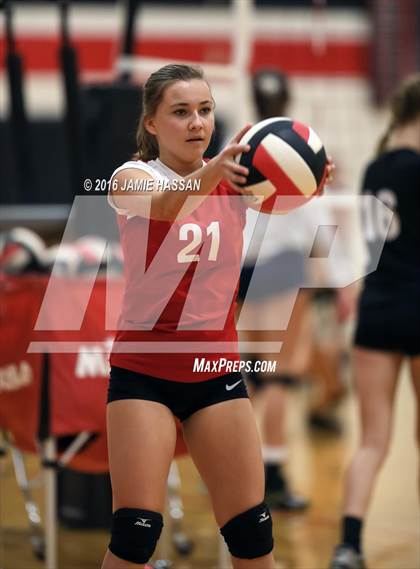 Thumbnail 2 in Bishop England vs Waccamaw (SCHSL 3rd Round) photogallery.