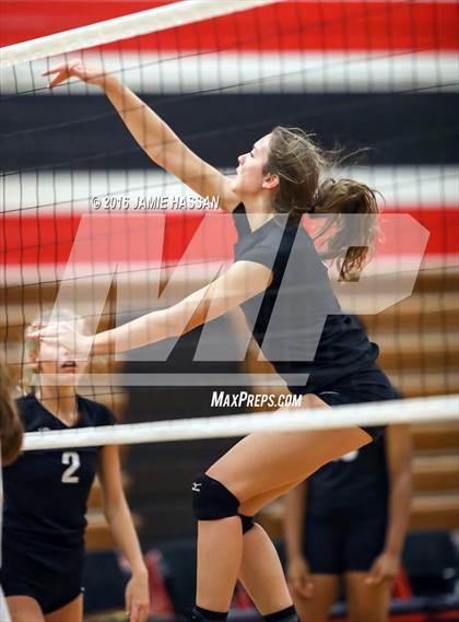 Thumbnail 3 in Bishop England vs Waccamaw (SCHSL 3rd Round) photogallery.