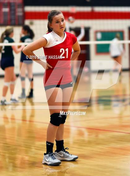Thumbnail 1 in Bishop England vs Waccamaw (SCHSL 3rd Round) photogallery.