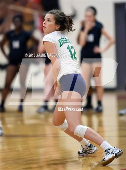 Thumbnail 2 in Bishop England vs Waccamaw (SCHSL 3rd Round) photogallery.