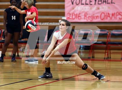 Thumbnail 2 in Bishop England vs Waccamaw (SCHSL 3rd Round) photogallery.