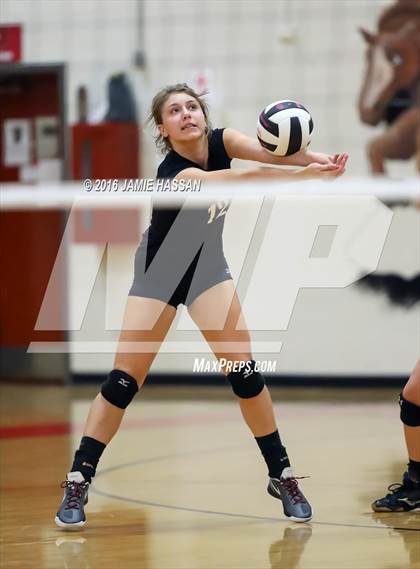 Thumbnail 2 in Bishop England vs Waccamaw (SCHSL 3rd Round) photogallery.