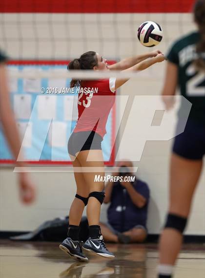 Thumbnail 3 in Bishop England vs Waccamaw (SCHSL 3rd Round) photogallery.