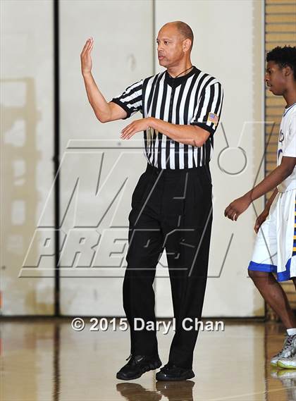 Thumbnail 2 in Oaks Christian vs. Muir (Rose City Roundball Classic) photogallery.