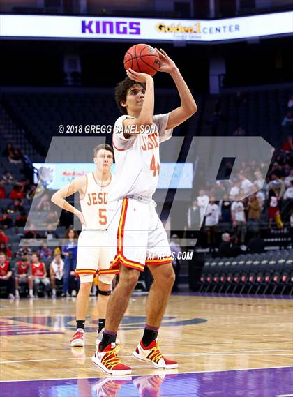 Thumbnail 1 in Davis vs. Jesuit photogallery.