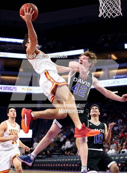 Thumbnail 1 in Davis vs. Jesuit photogallery.