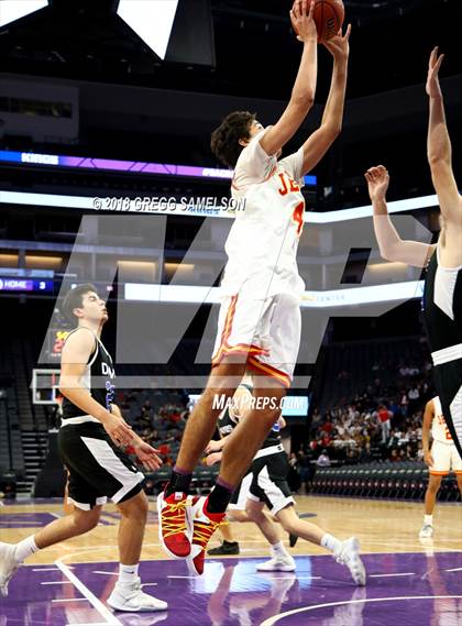 Thumbnail 2 in Davis vs. Jesuit photogallery.