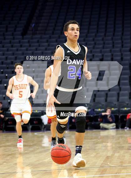 Thumbnail 1 in Davis vs. Jesuit photogallery.
