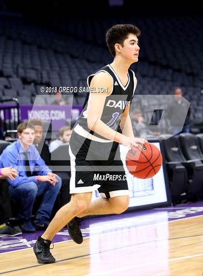 Thumbnail 2 in Davis vs. Jesuit photogallery.
