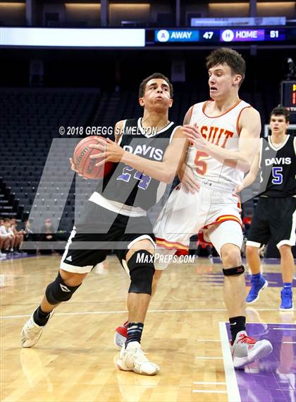 Thumbnail 2 in Davis vs. Jesuit photogallery.