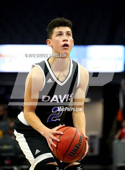 Thumbnail 2 in Davis vs. Jesuit photogallery.