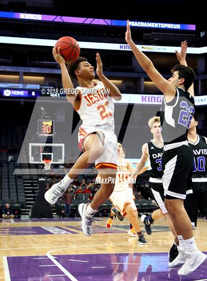 Thumbnail 3 in Davis vs. Jesuit photogallery.