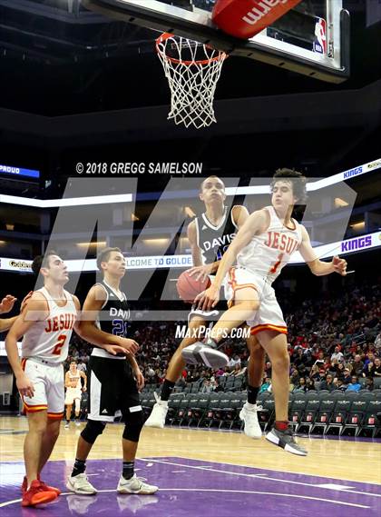 Thumbnail 1 in Davis vs. Jesuit photogallery.