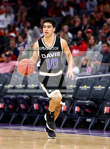 Thumbnail 2 in Davis vs. Jesuit photogallery.