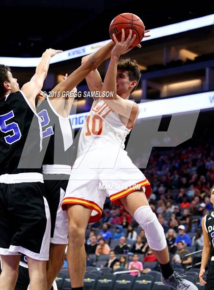 Thumbnail 1 in Davis vs. Jesuit photogallery.