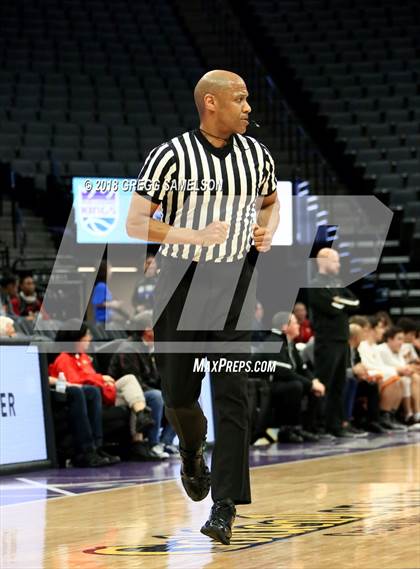 Thumbnail 2 in Davis vs. Jesuit photogallery.