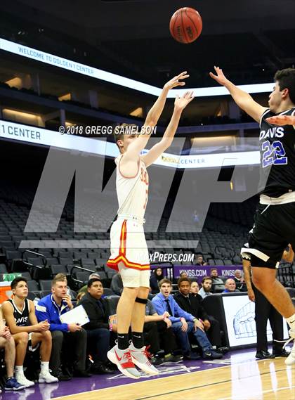Thumbnail 3 in Davis vs. Jesuit photogallery.