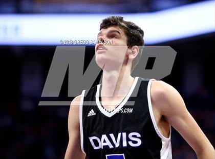 Thumbnail 3 in Davis vs. Jesuit photogallery.