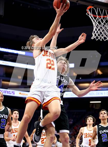 Thumbnail 2 in Davis vs. Jesuit photogallery.