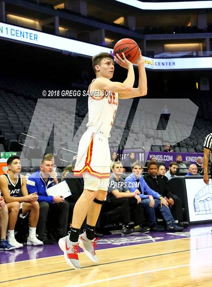 Thumbnail 2 in Davis vs. Jesuit photogallery.