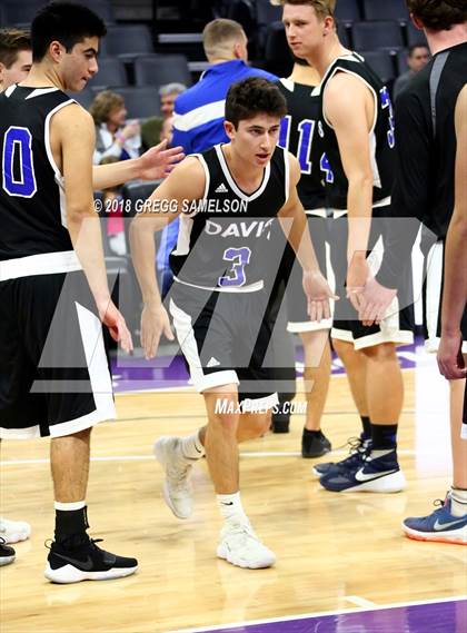 Thumbnail 3 in Davis vs. Jesuit photogallery.