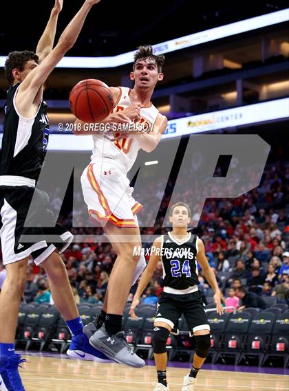 Thumbnail 1 in Davis vs. Jesuit photogallery.