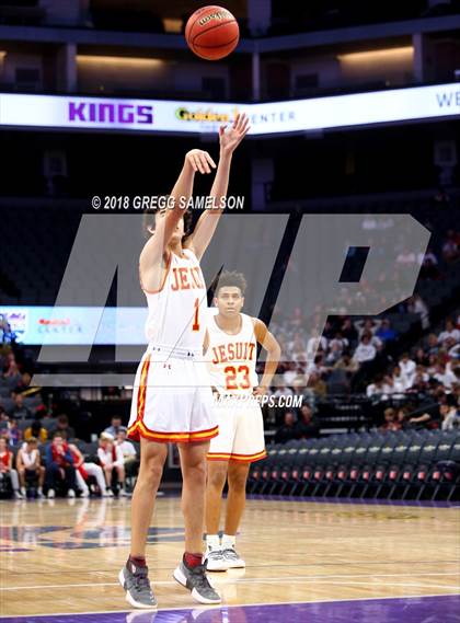 Thumbnail 3 in Davis vs. Jesuit photogallery.