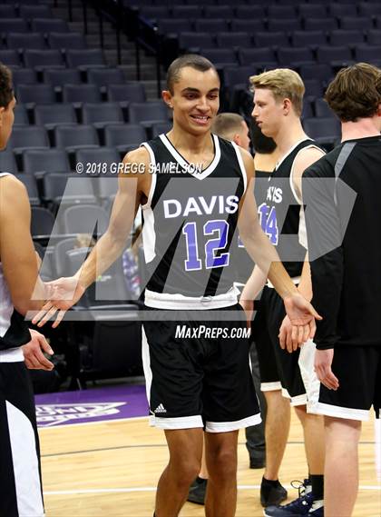 Thumbnail 2 in Davis vs. Jesuit photogallery.