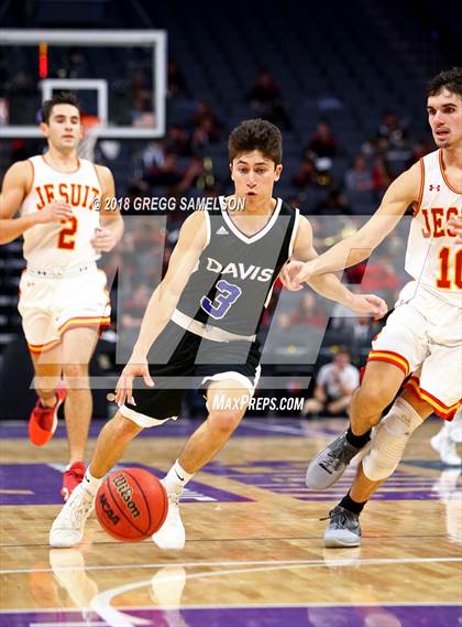 Thumbnail 1 in Davis vs. Jesuit photogallery.