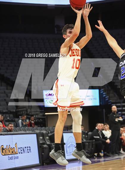 Thumbnail 2 in Davis vs. Jesuit photogallery.