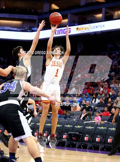 Thumbnail 2 in Davis vs. Jesuit photogallery.