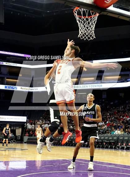 Thumbnail 3 in Davis vs. Jesuit photogallery.