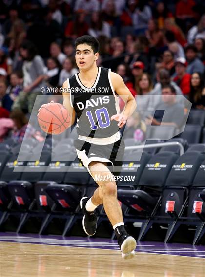 Thumbnail 3 in Davis vs. Jesuit photogallery.