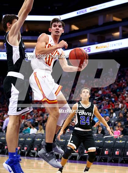 Thumbnail 3 in Davis vs. Jesuit photogallery.
