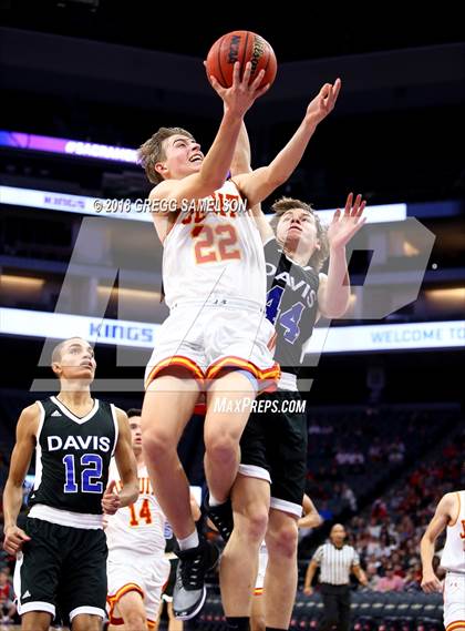 Thumbnail 1 in Davis vs. Jesuit photogallery.