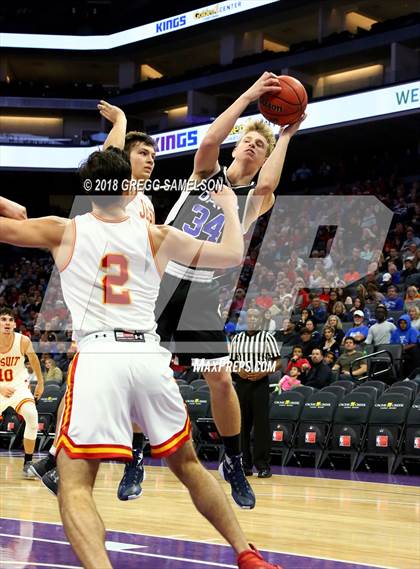 Thumbnail 1 in Davis vs. Jesuit photogallery.