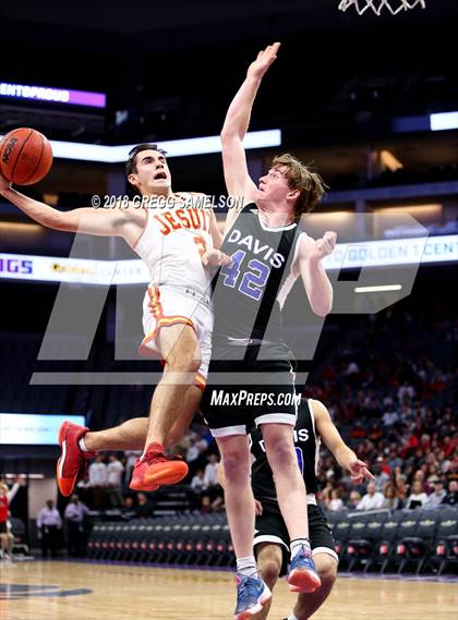 Thumbnail 2 in Davis vs. Jesuit photogallery.