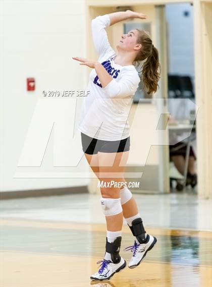 Thumbnail 3 in Deep Creek @ Hickory photogallery.